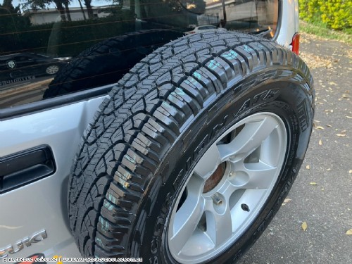 Suzuki JIMNY 4X4 2010/2011